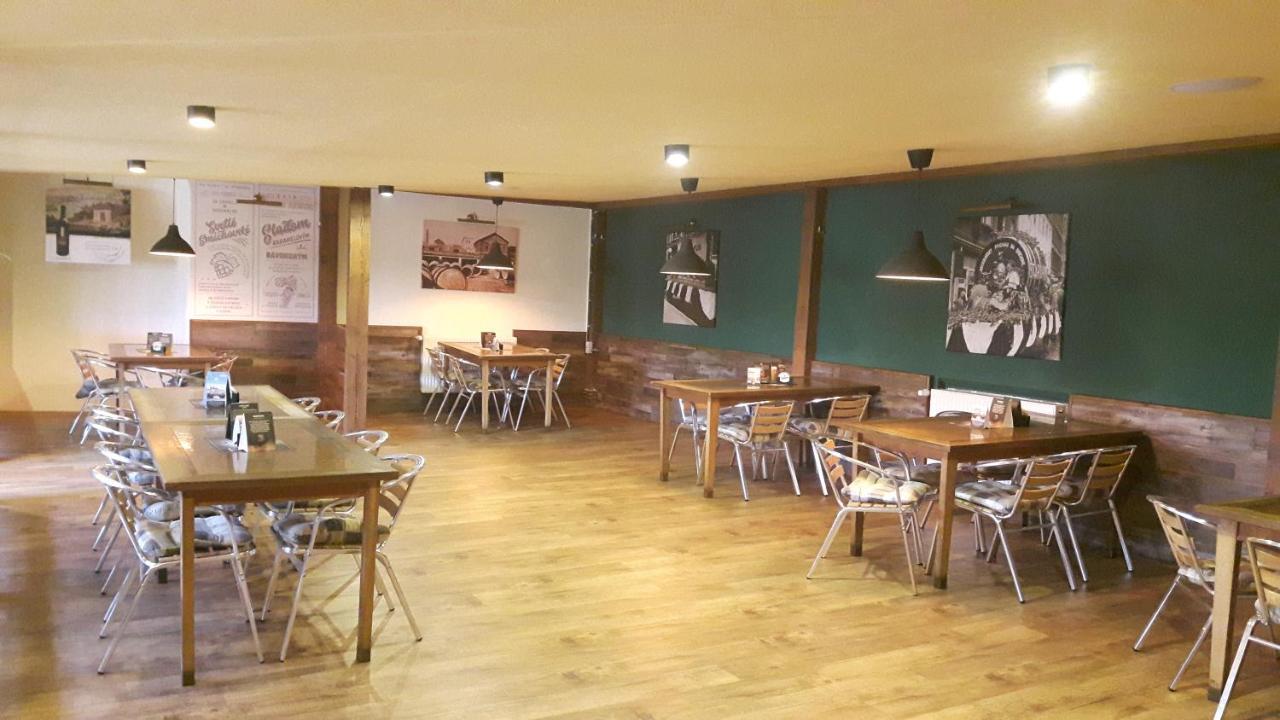 Victoria - Penzion & Restaurant Zwoleń Zewnętrze zdjęcie